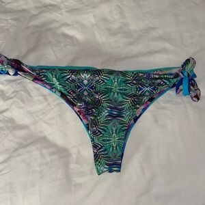 EUC Tezenis Reversible Patterned, Floral & Striped Women's Bikini Bottom 🌙